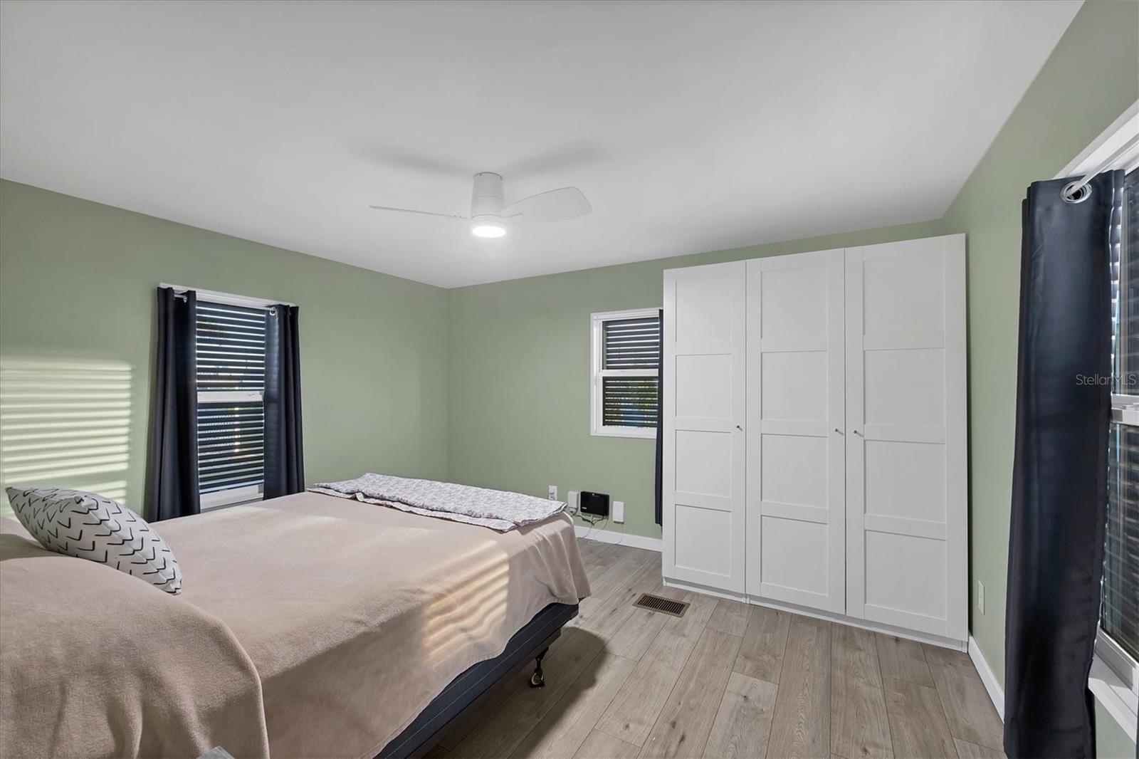 Image 21 of 46 For 1891 Englewood Road 1