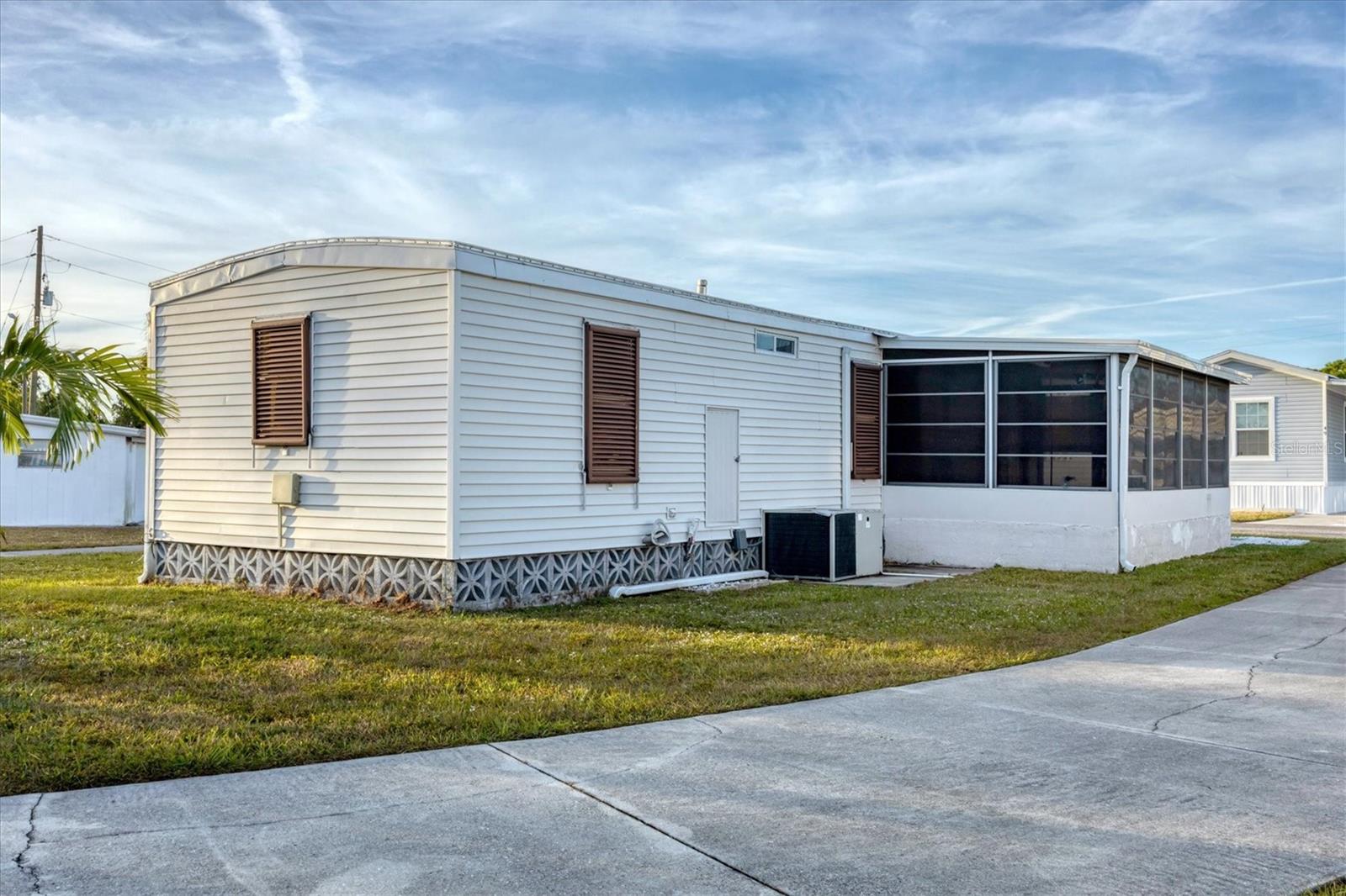 Image 28 of 46 For 1891 Englewood Road 1