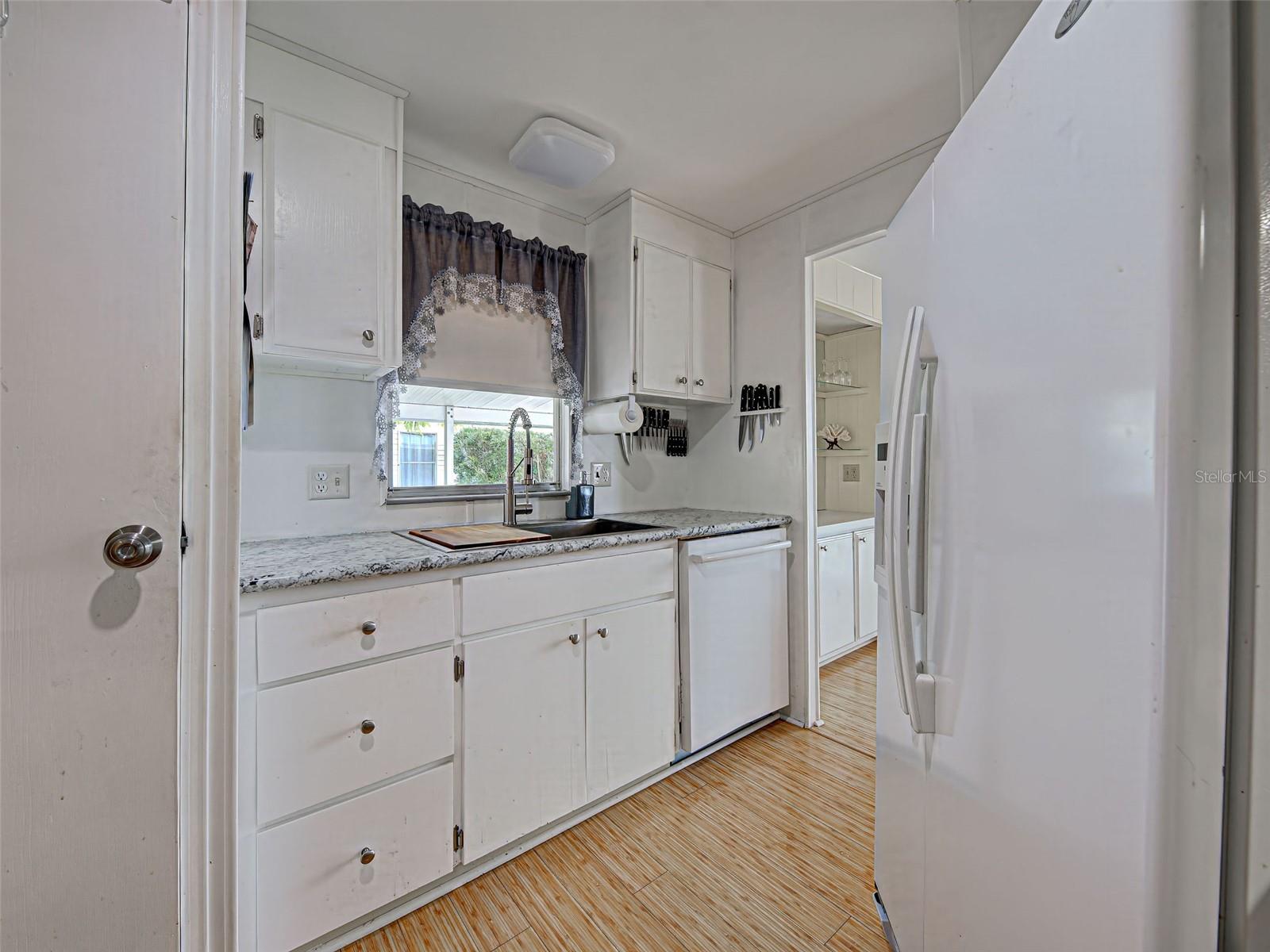 Image 27 of 69 For 16 Botany Bay Circle