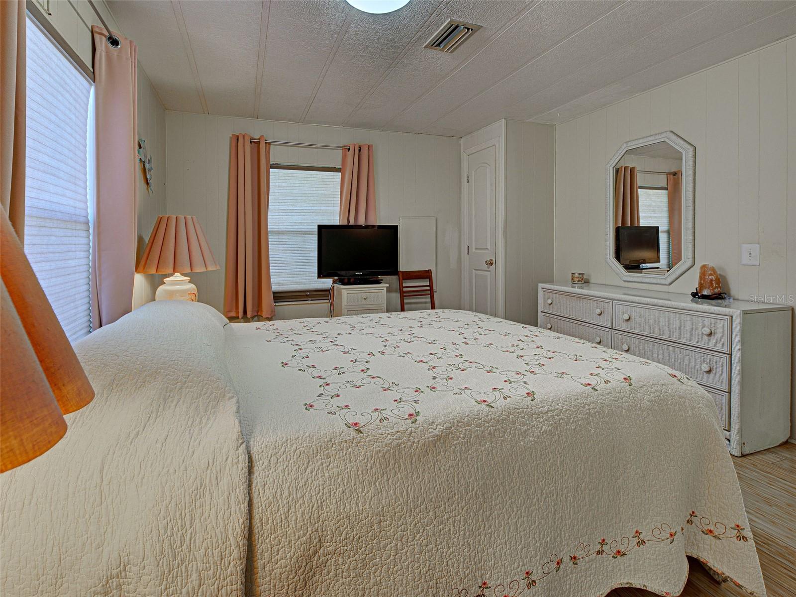 Image 40 of 69 For 16 Botany Bay Circle