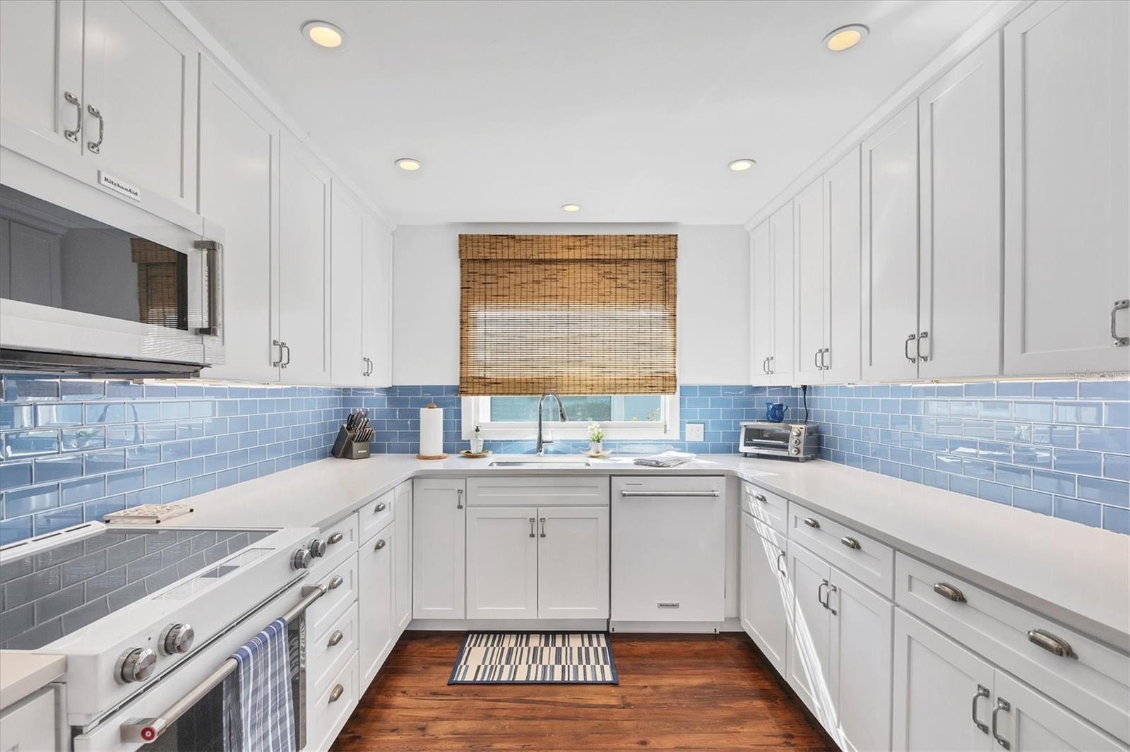 Image 14 of 38 For 380 Tarpon Avenue