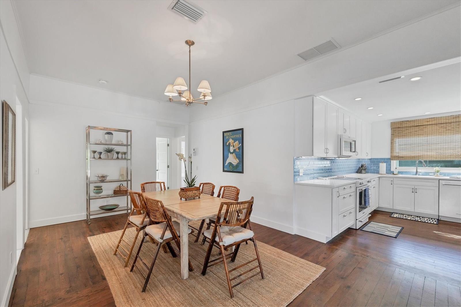 Image 18 of 38 For 380 Tarpon Avenue