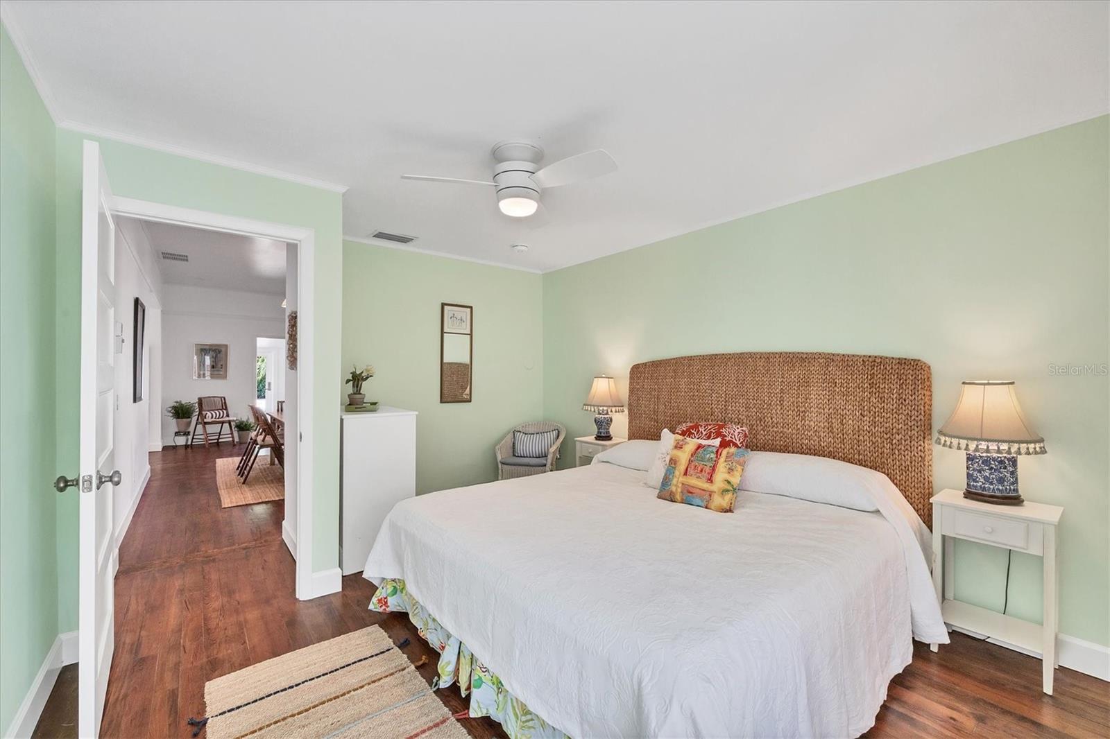 Image 21 of 38 For 380 Tarpon Avenue