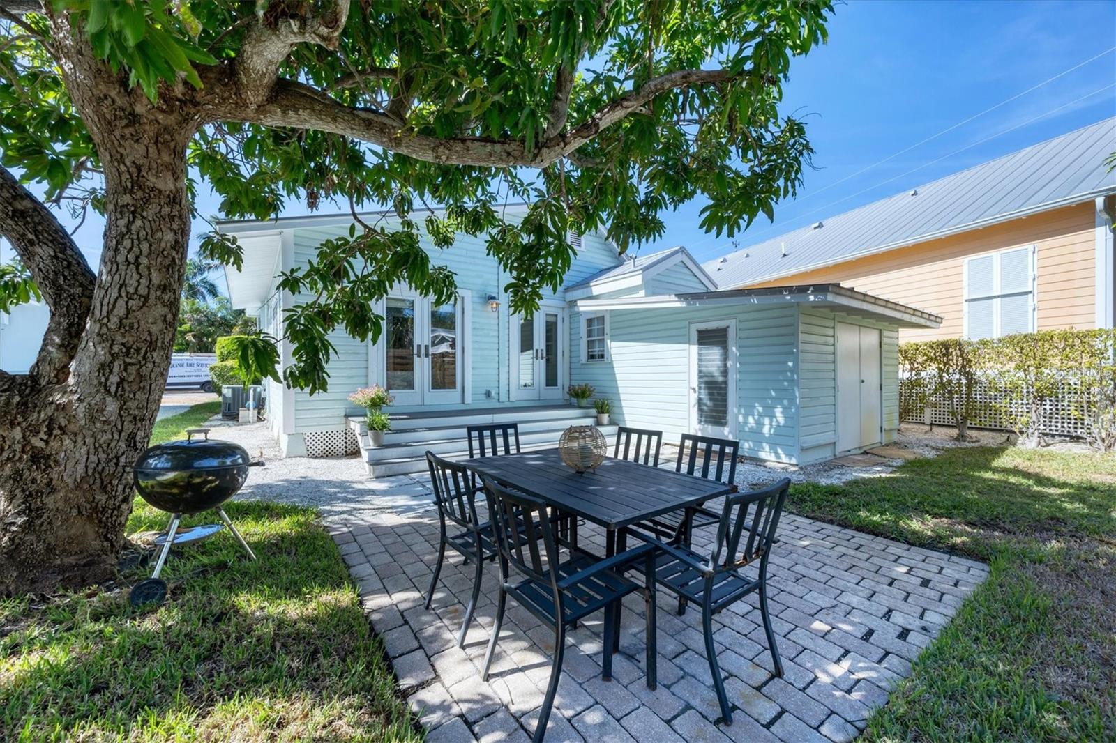 Image 35 of 38 For 380 Tarpon Avenue