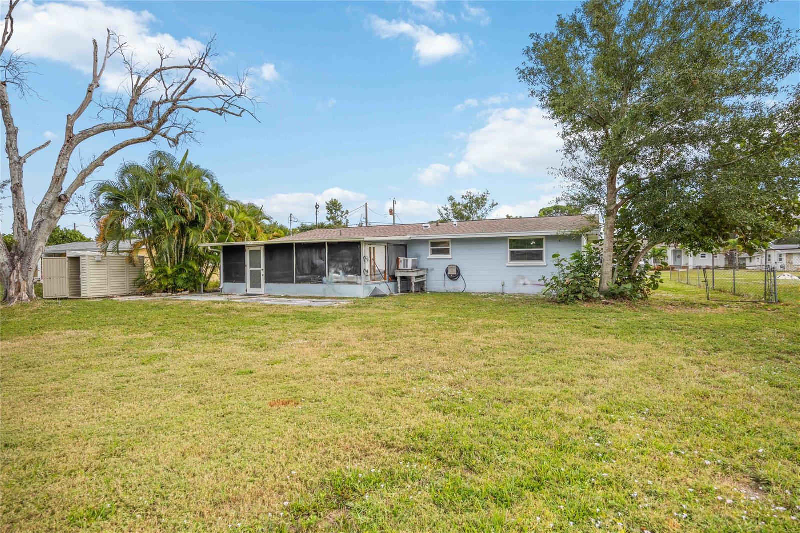 Image 24 of 33 For 2032 Pennsylvania Avenue