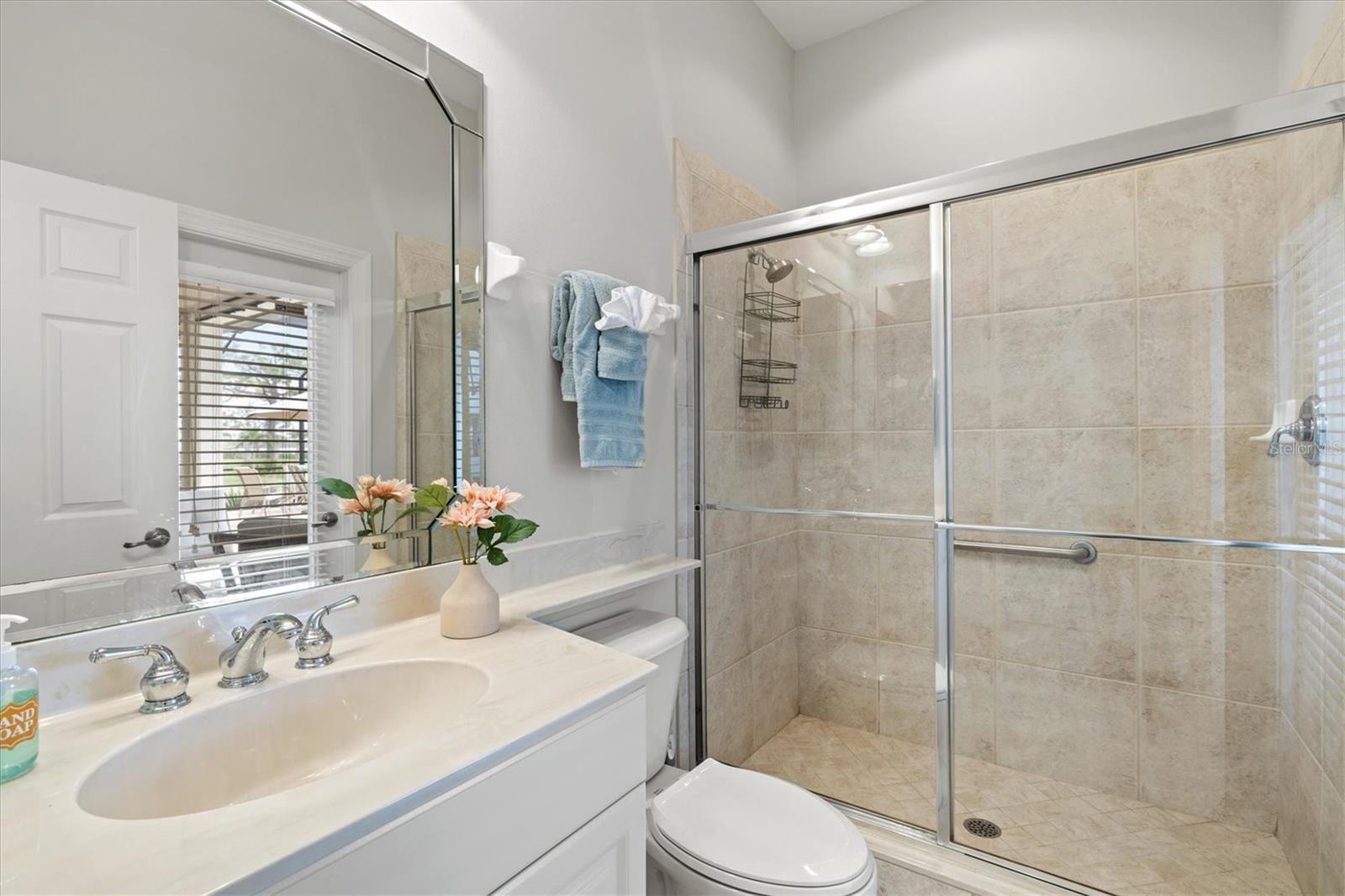 Image 27 of 91 For 14026 Royal Pointe Drive