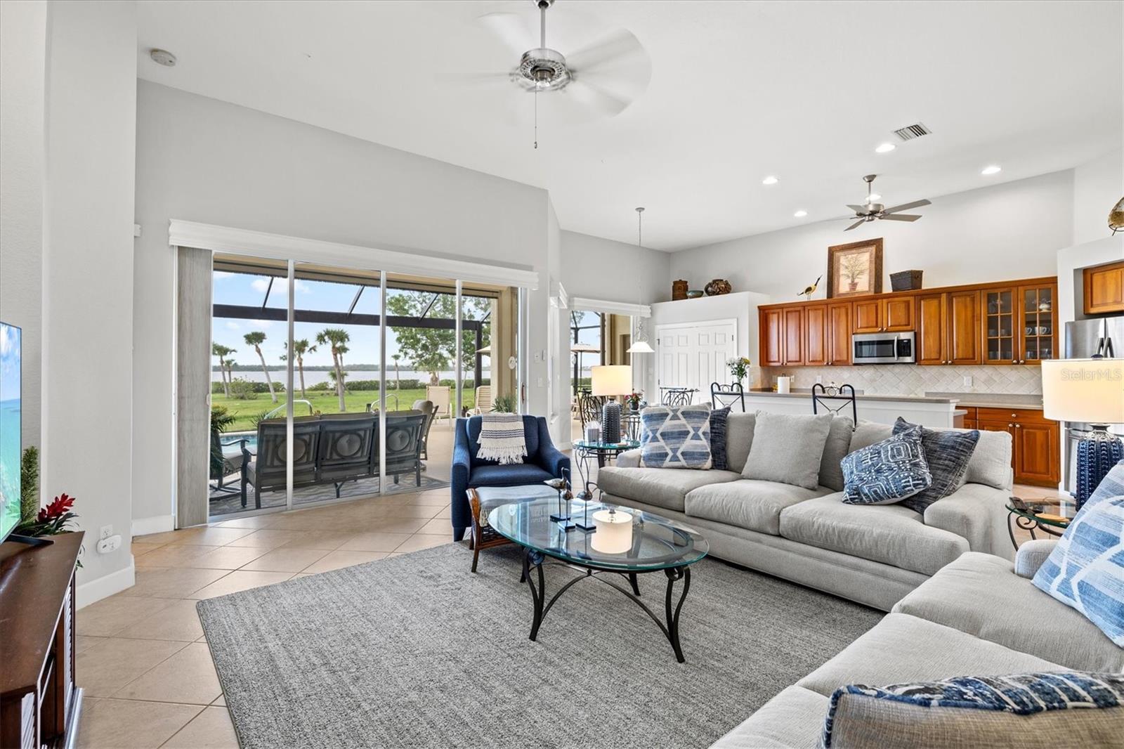 Image 9 of 91 For 14026 Royal Pointe Drive