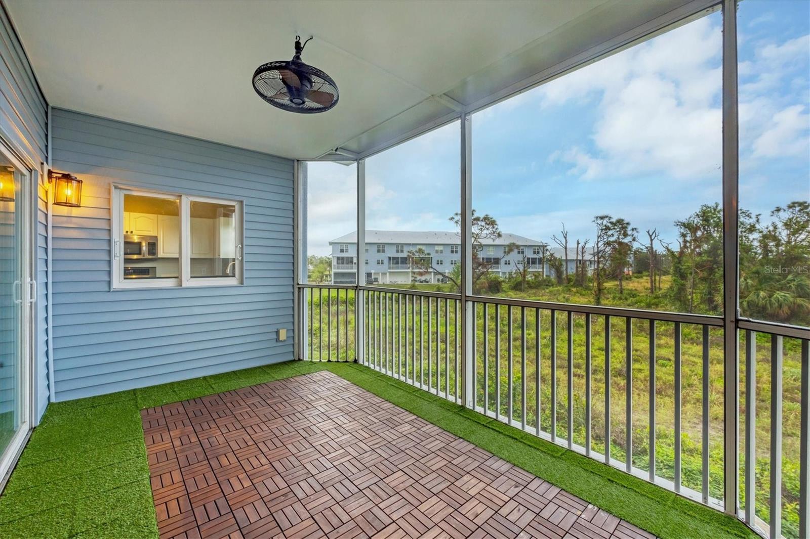 Image 6 of 51 For 3929 Cape Haze Drive 105