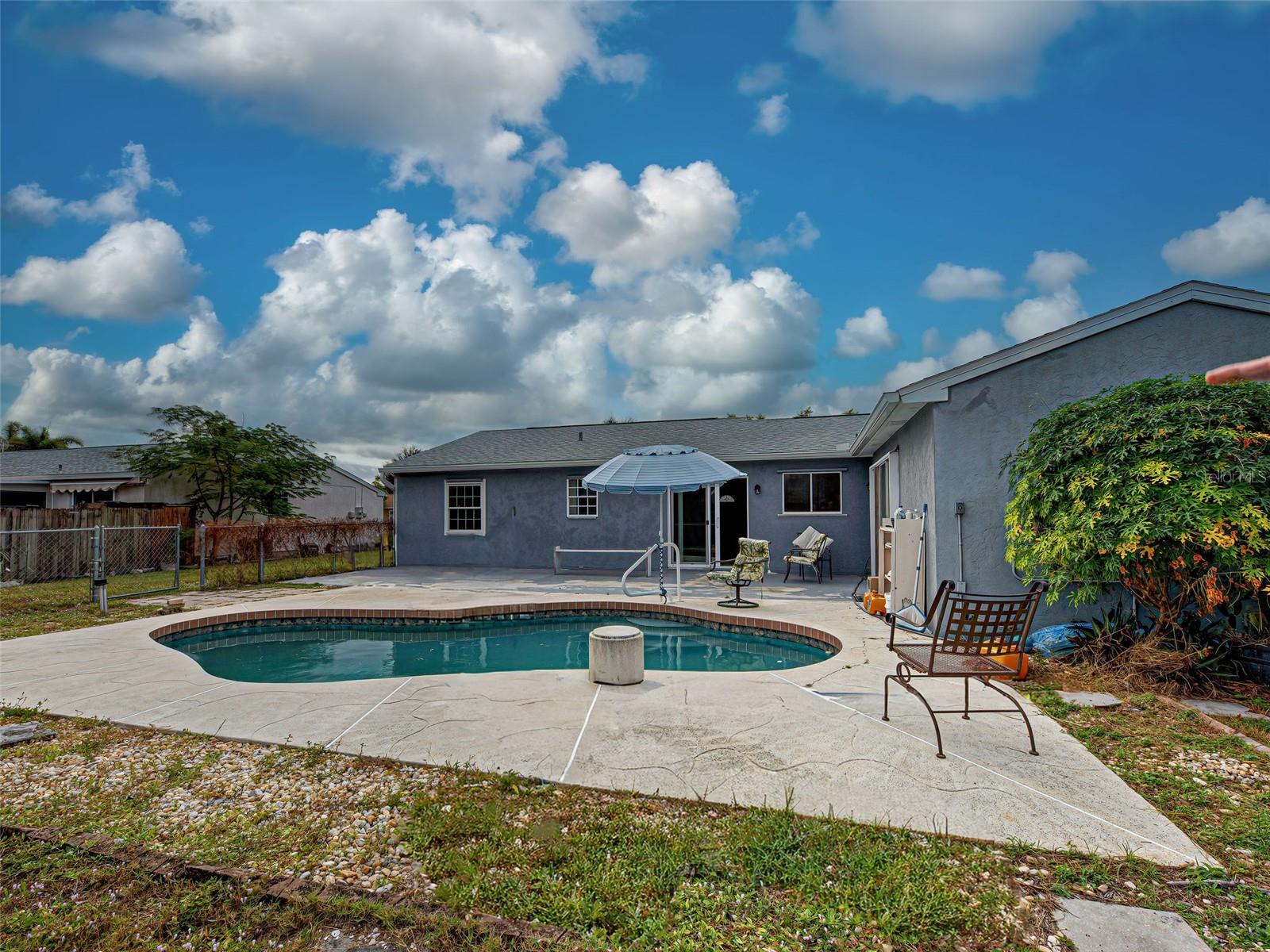 Image 24 of 32 For 13498 Darnell Avenue