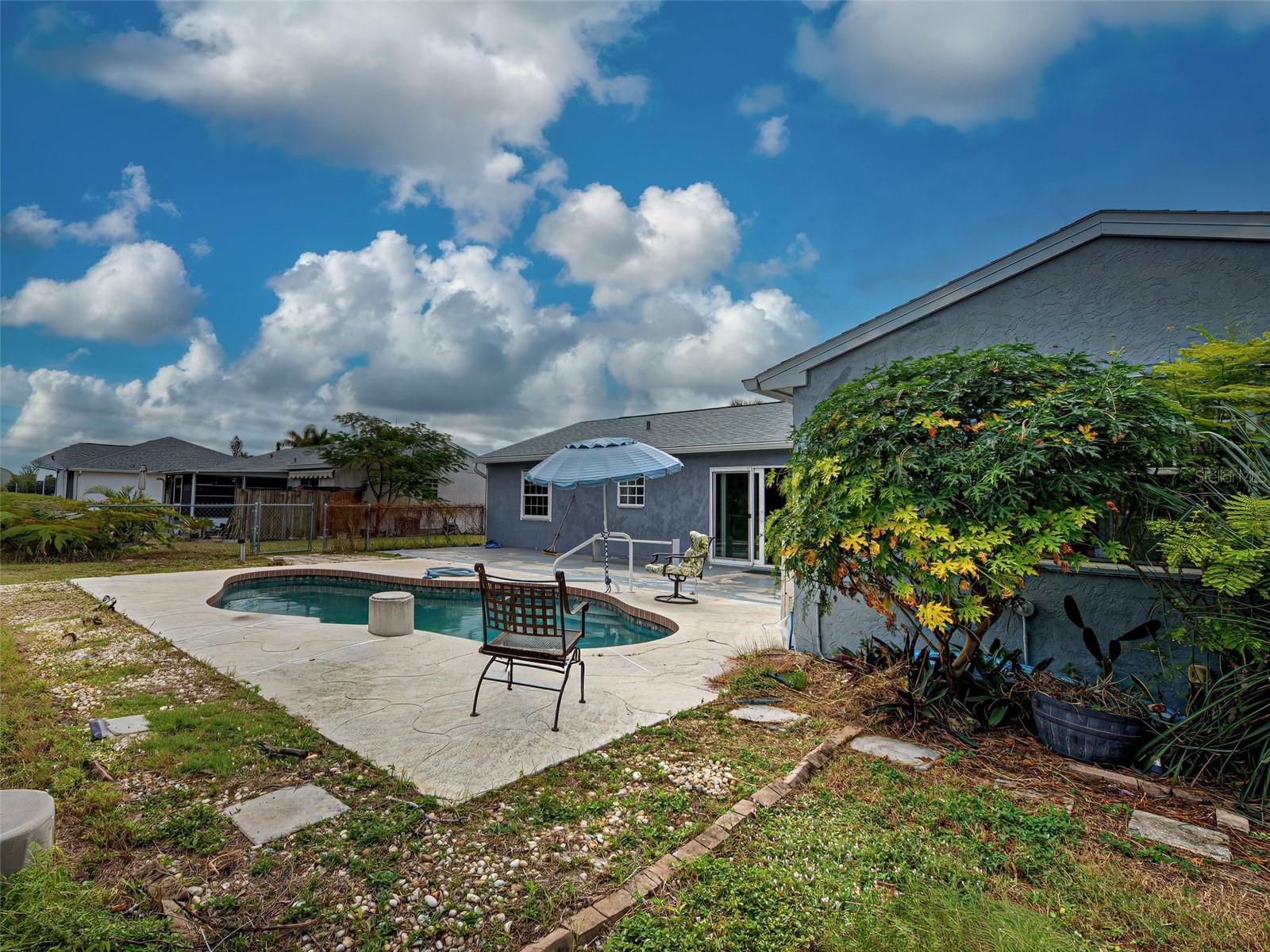 Image 25 of 32 For 13498 Darnell Avenue