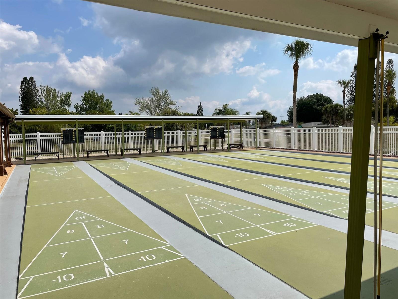 Image 31 of 32 For 13498 Darnell Avenue