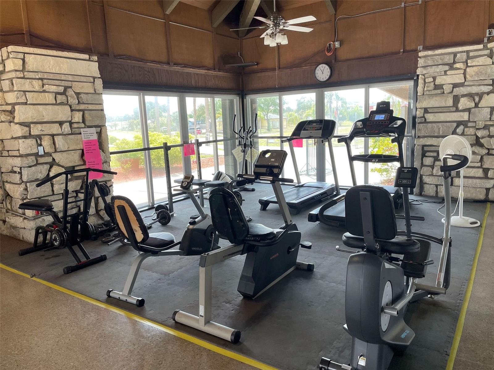 Image 32 of 32 For 13498 Darnell Avenue