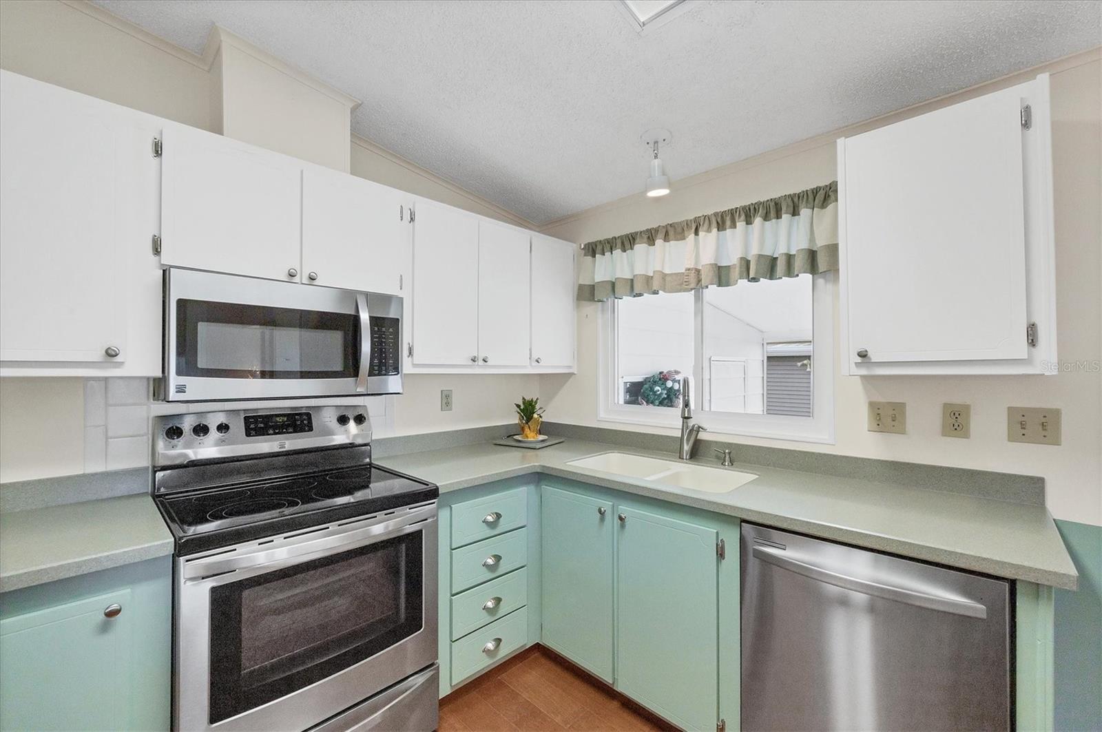 Image 13 of 47 For 827 Tangerine Woods Boulevard