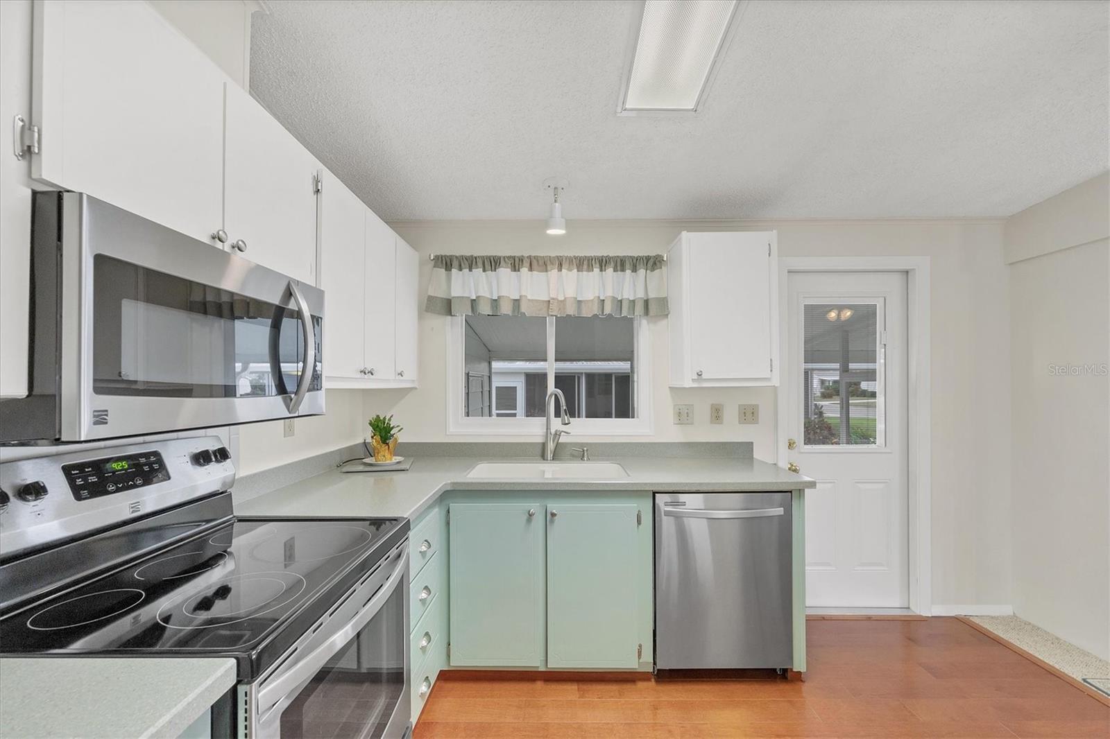 Image 14 of 47 For 827 Tangerine Woods Boulevard