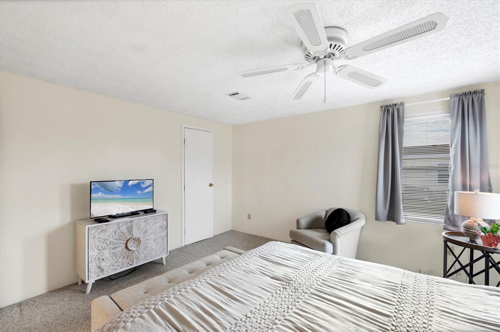 Image 19 of 47 For 827 Tangerine Woods Boulevard