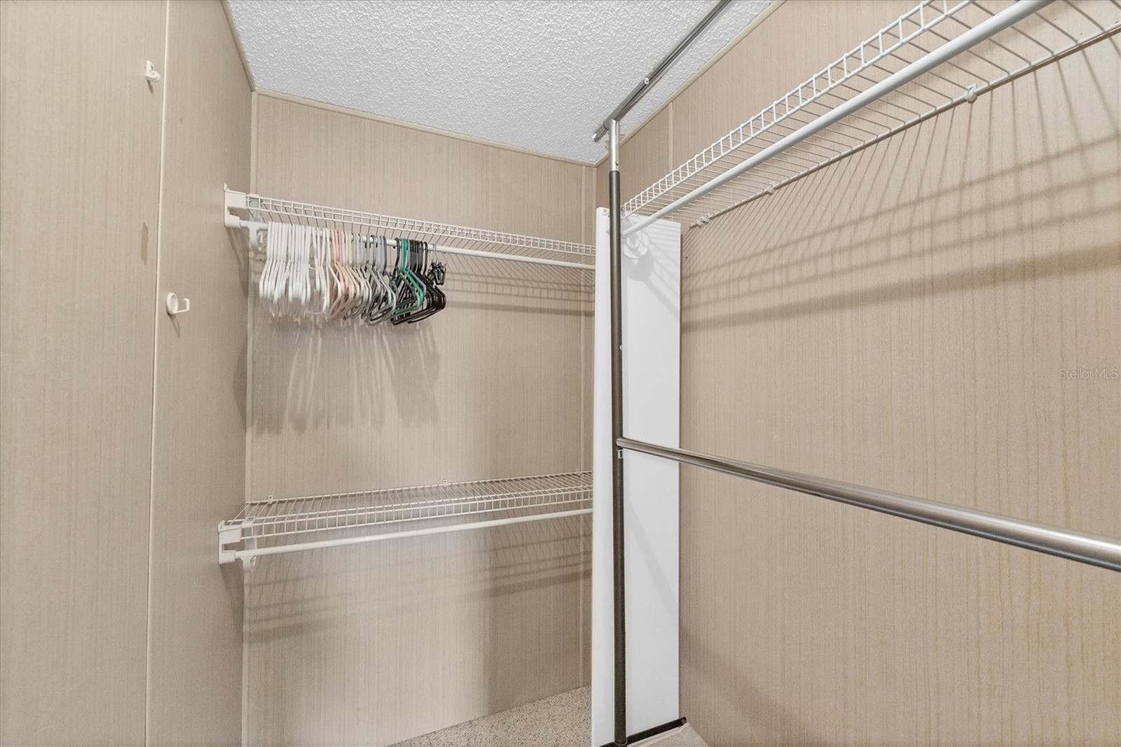 Image 21 of 47 For 827 Tangerine Woods Boulevard