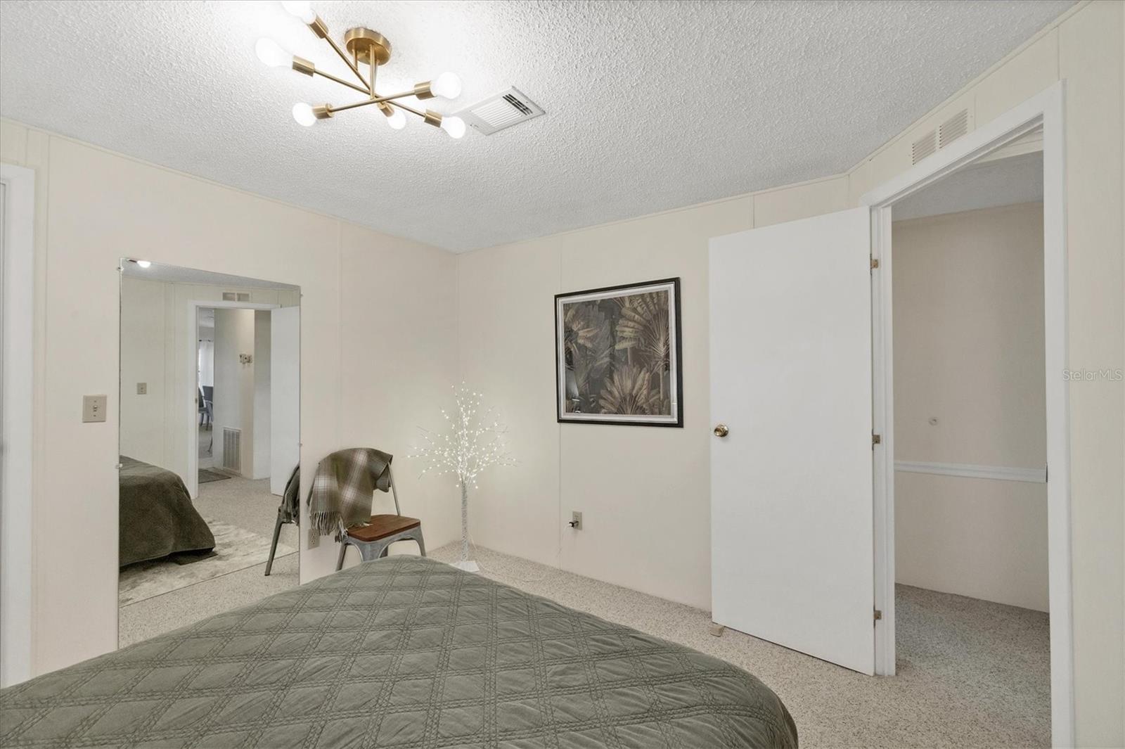 Image 25 of 47 For 827 Tangerine Woods Boulevard