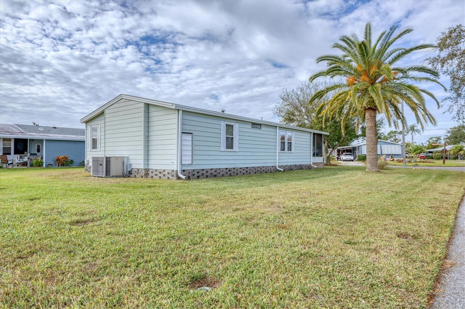 Image 31 of 47 For 827 Tangerine Woods Boulevard