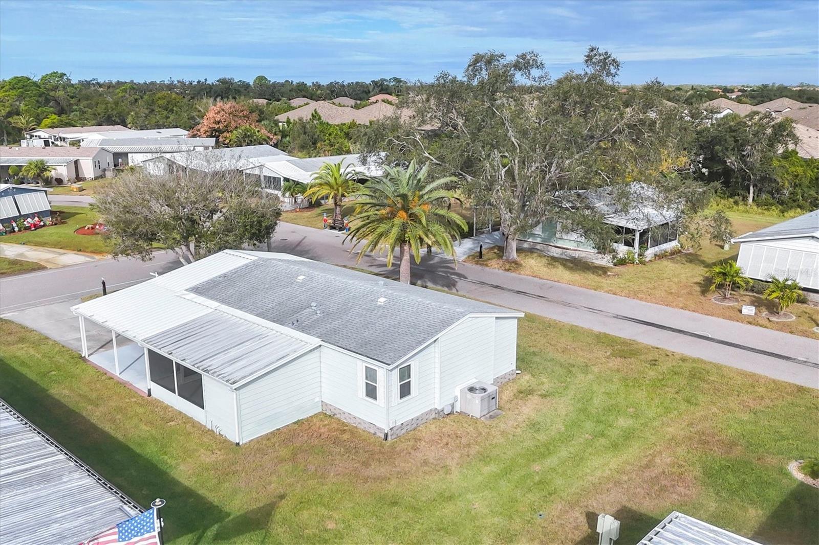 Image 33 of 47 For 827 Tangerine Woods Boulevard