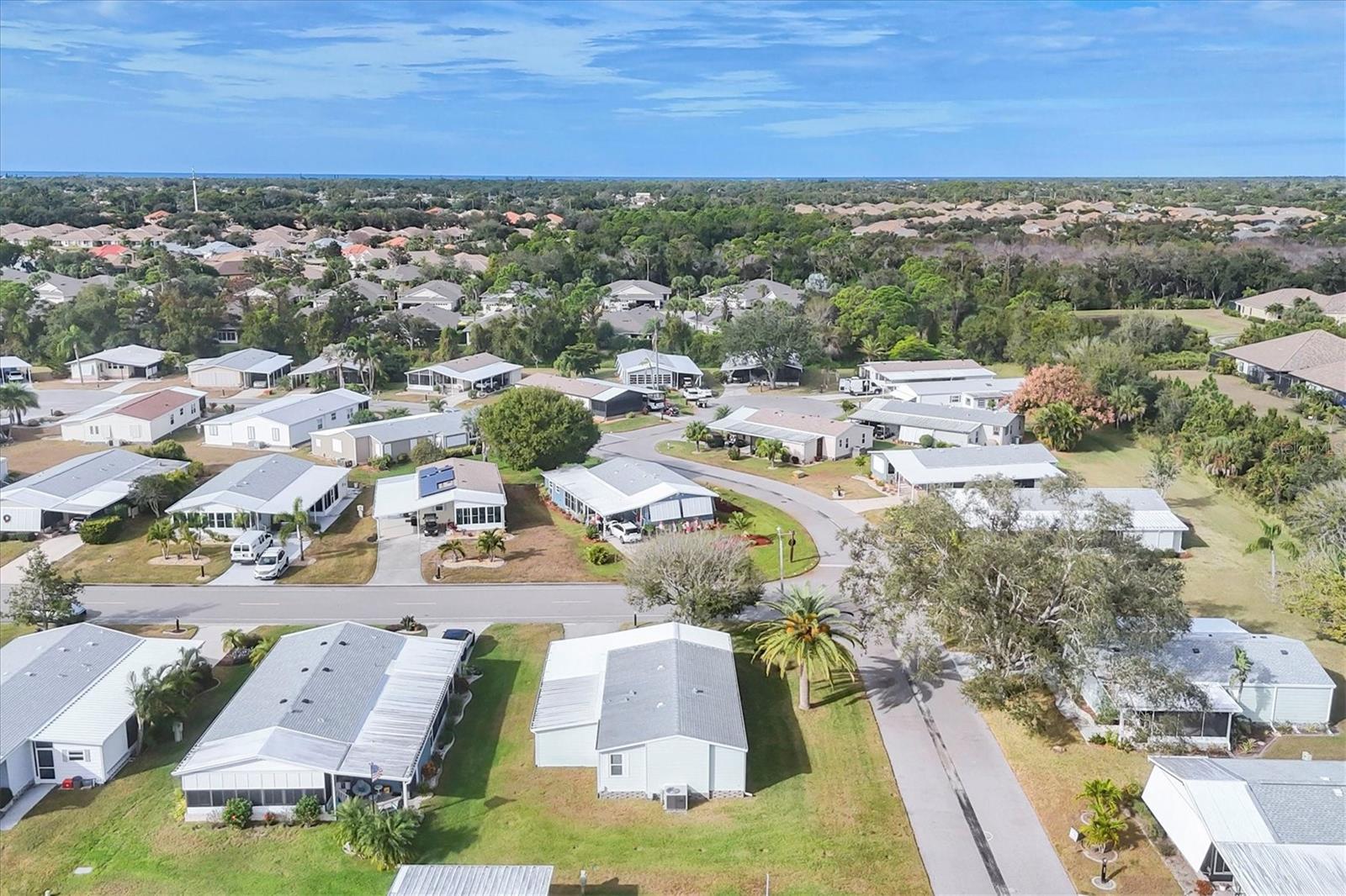 Image 34 of 47 For 827 Tangerine Woods Boulevard