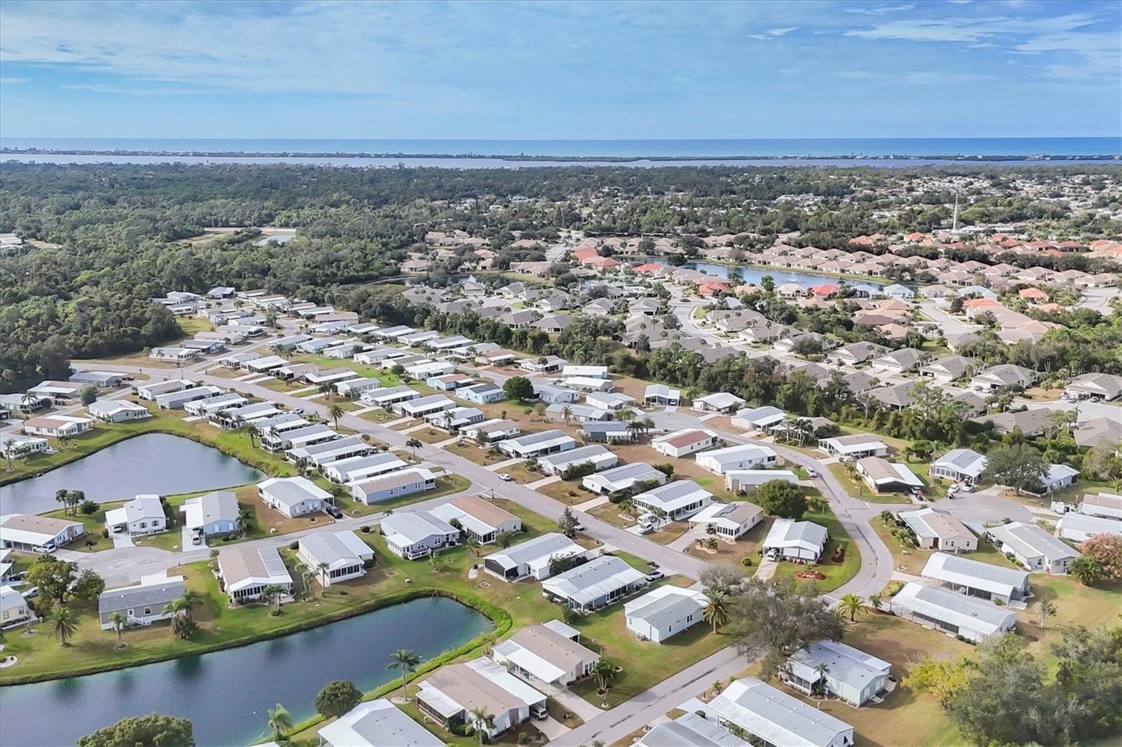 Image 35 of 47 For 827 Tangerine Woods Boulevard