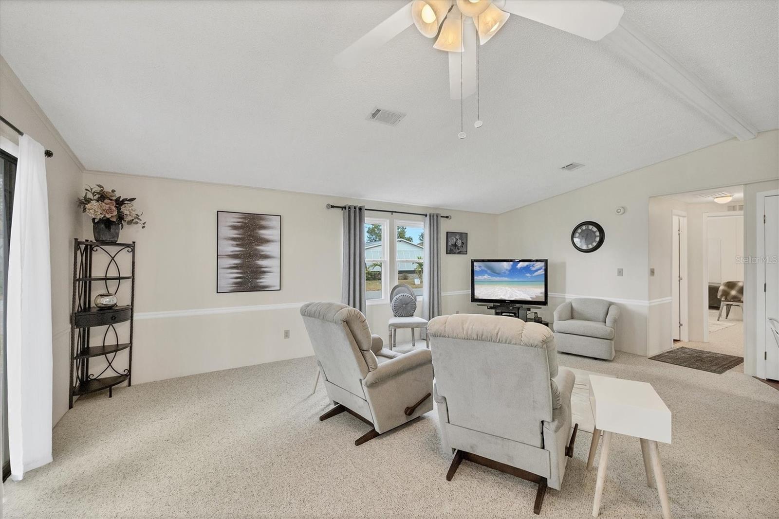 Image 8 of 47 For 827 Tangerine Woods Boulevard