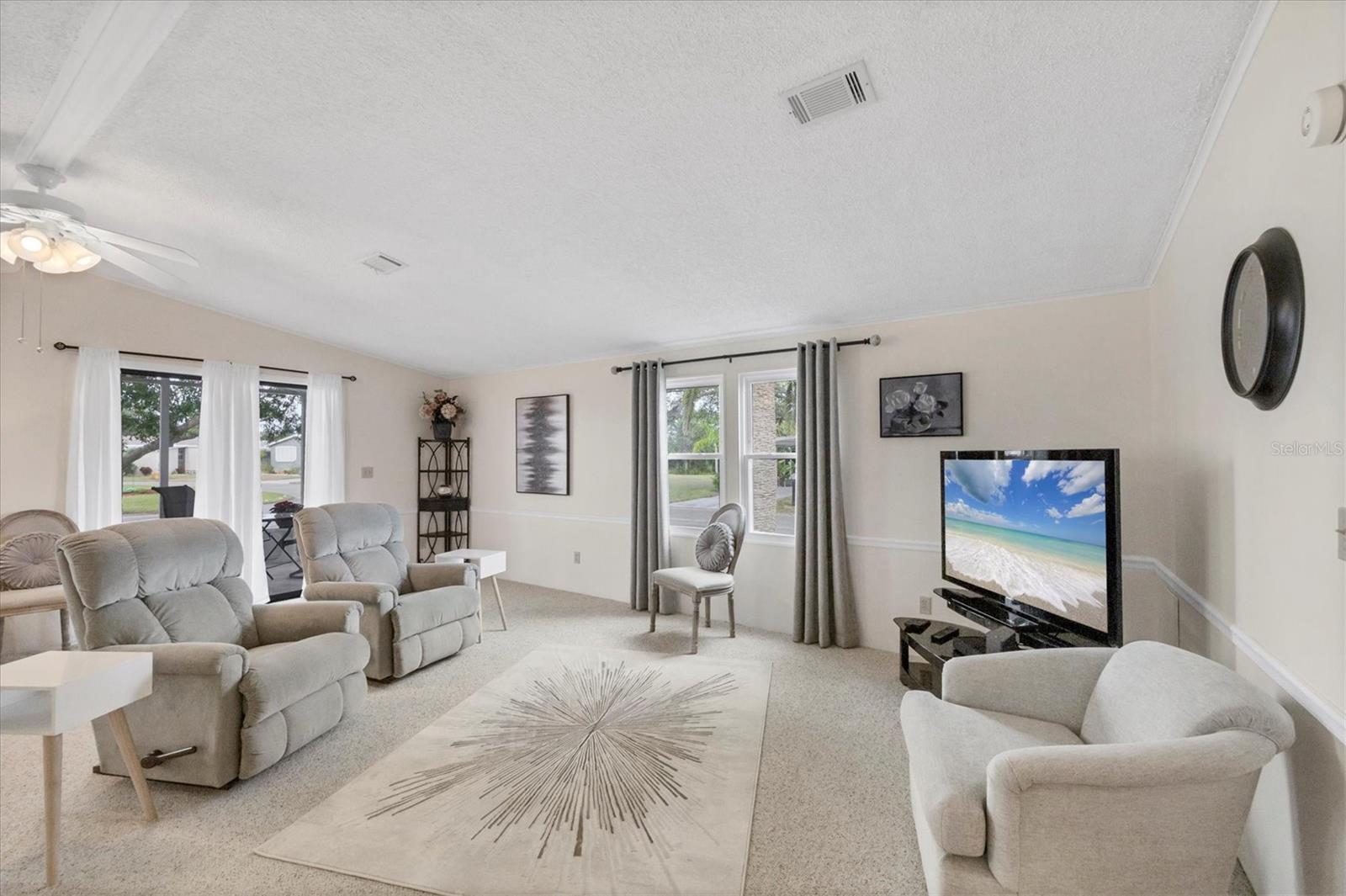 Image 9 of 47 For 827 Tangerine Woods Boulevard