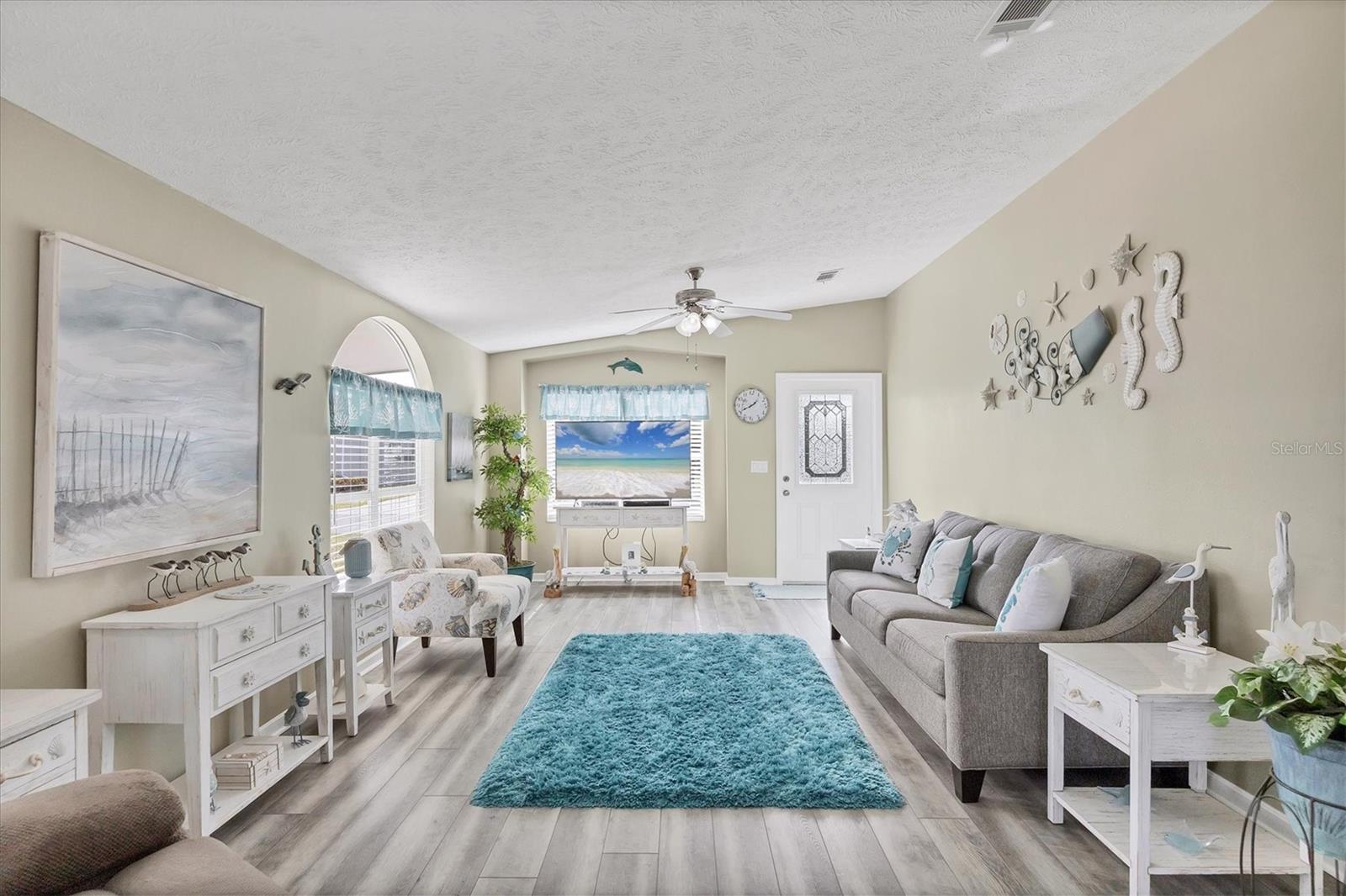 Image 11 of 38 For 9086 Pinehaven Way