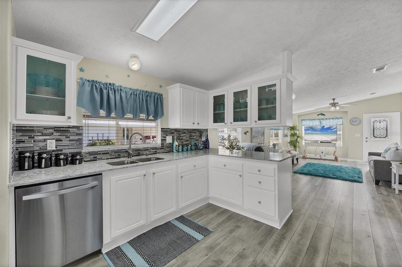 Image 17 of 38 For 9086 Pinehaven Way