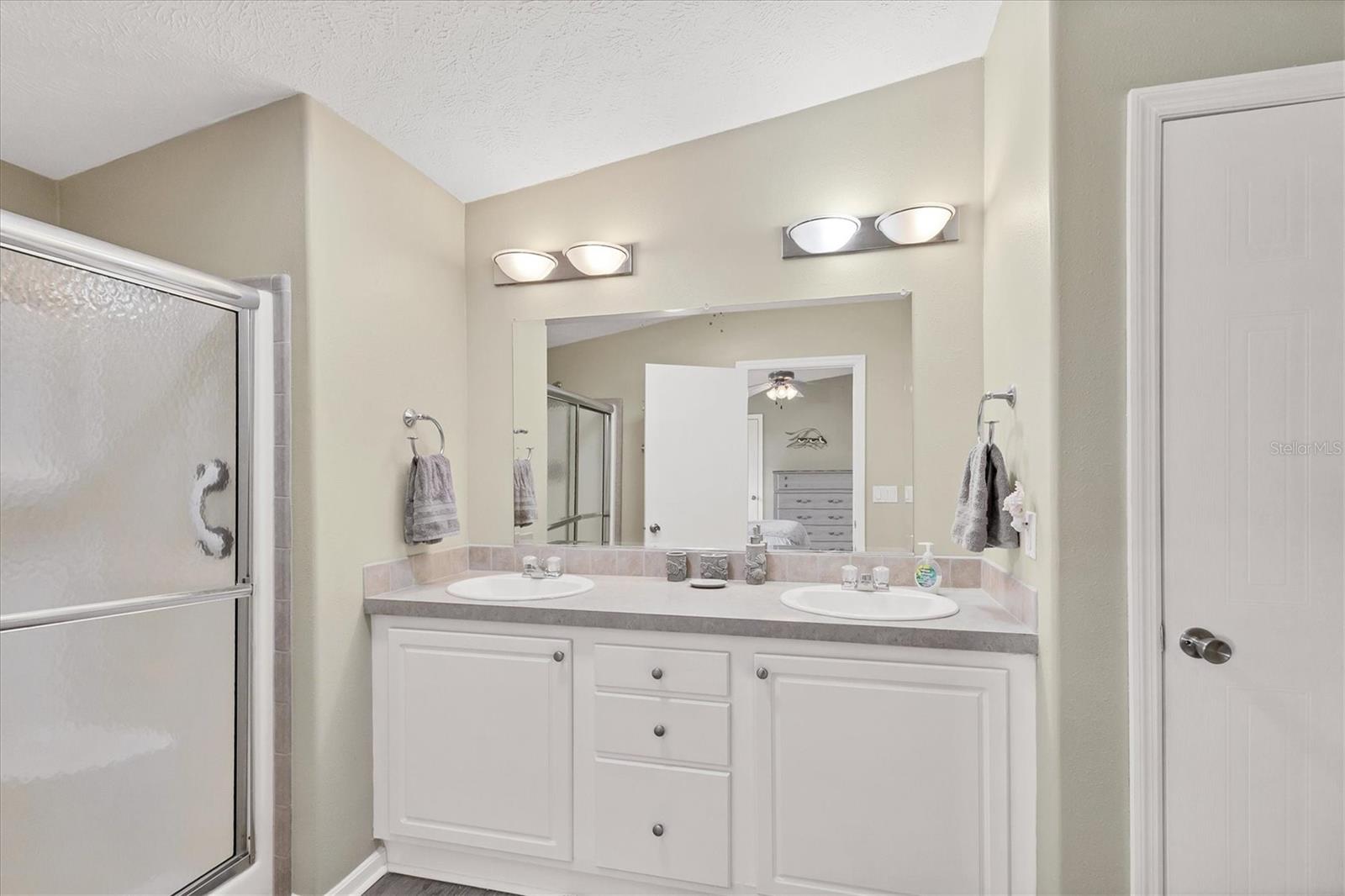 Image 23 of 38 For 9086 Pinehaven Way