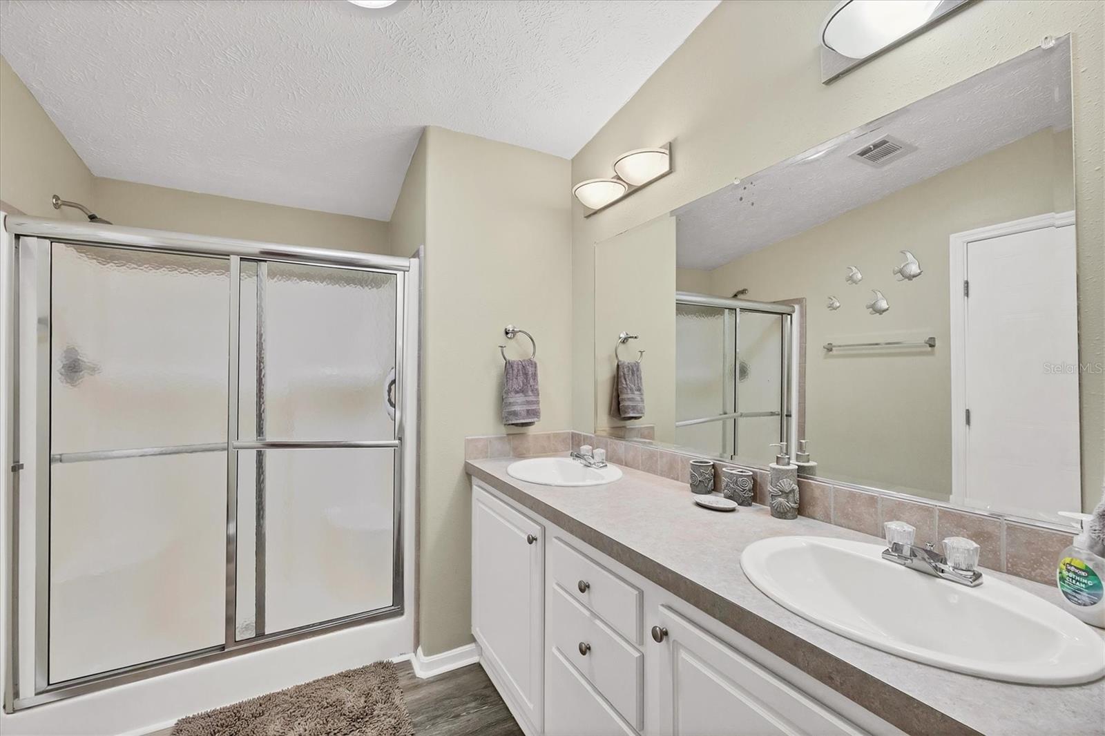 Image 24 of 38 For 9086 Pinehaven Way