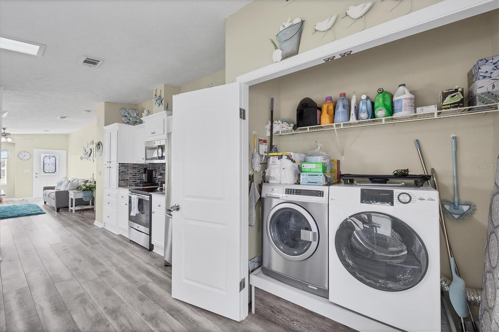 Image 27 of 38 For 9086 Pinehaven Way