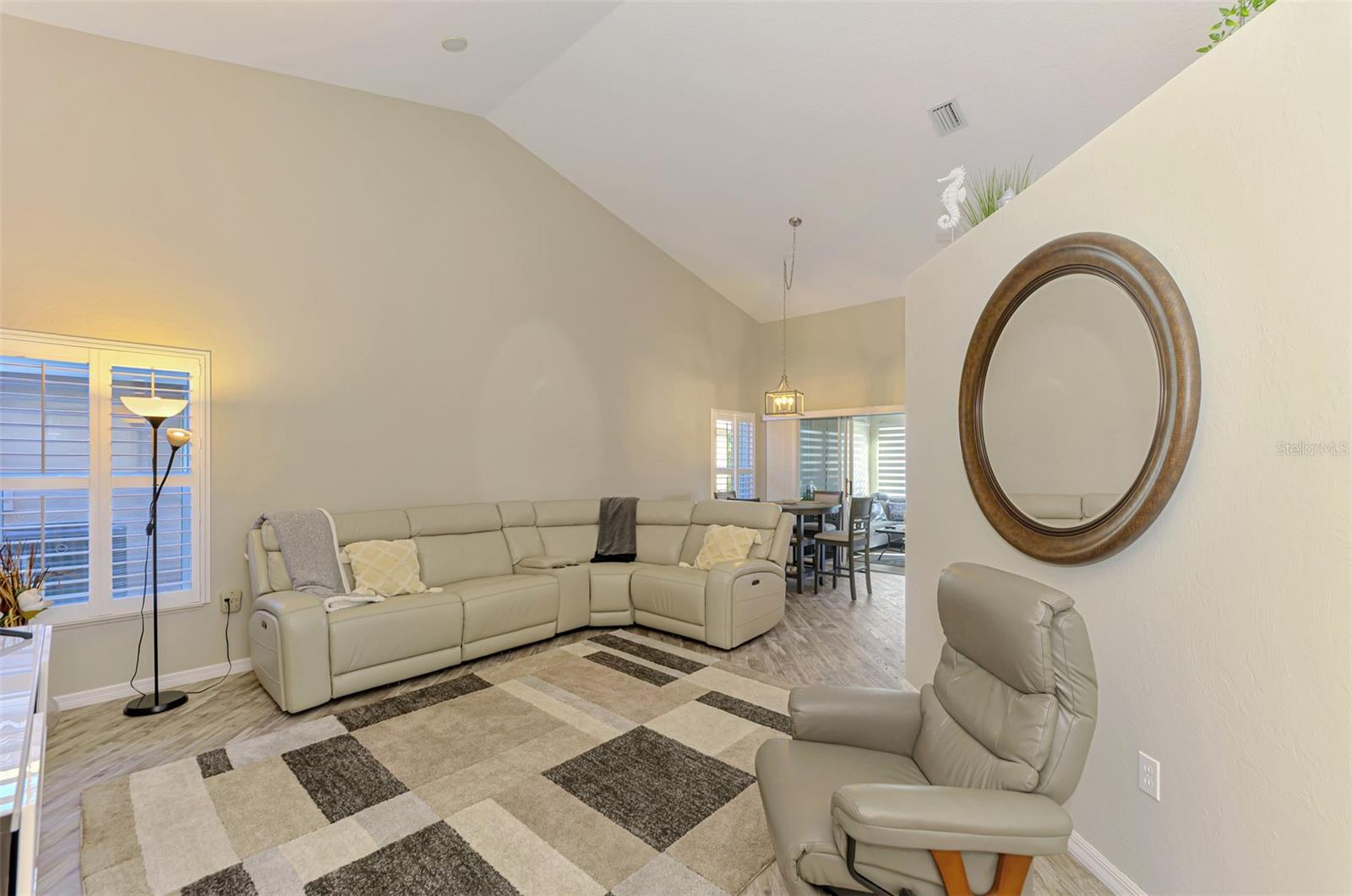 Image 11 of 69 For 8377 Parkside Drive