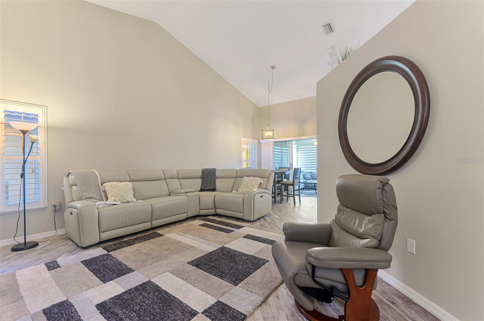 Image 13 of 69 For 8377 Parkside Drive