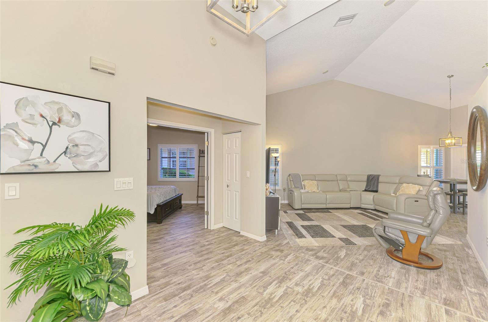 Image 14 of 69 For 8377 Parkside Drive