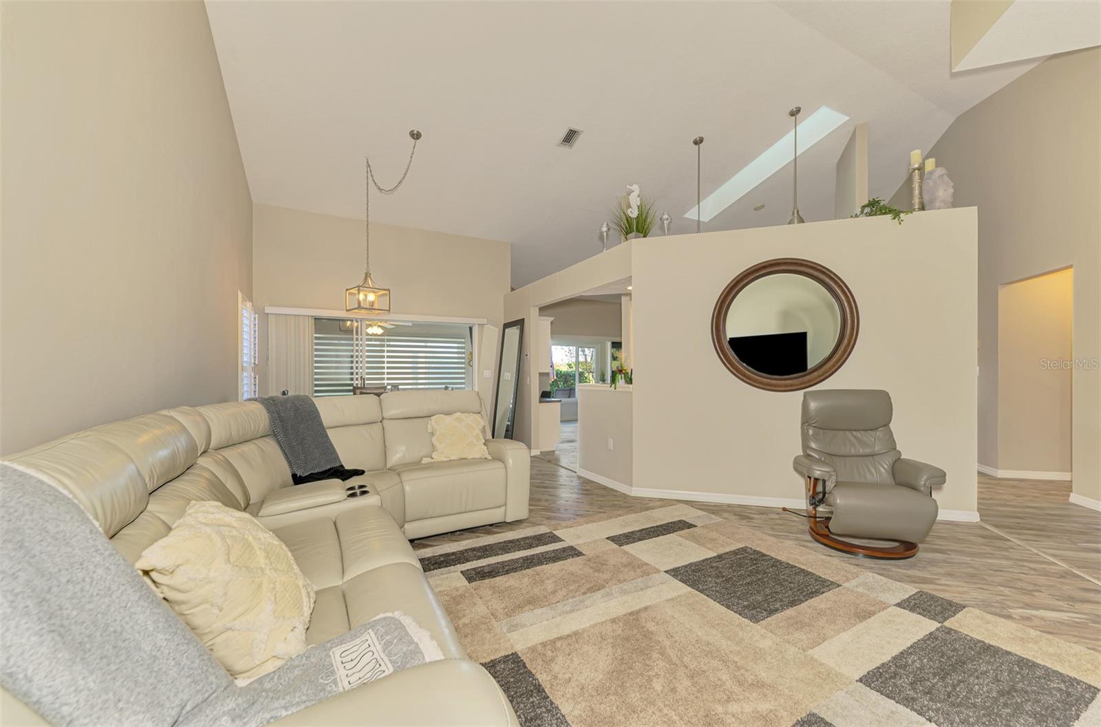 Image 9 of 69 For 8377 Parkside Drive