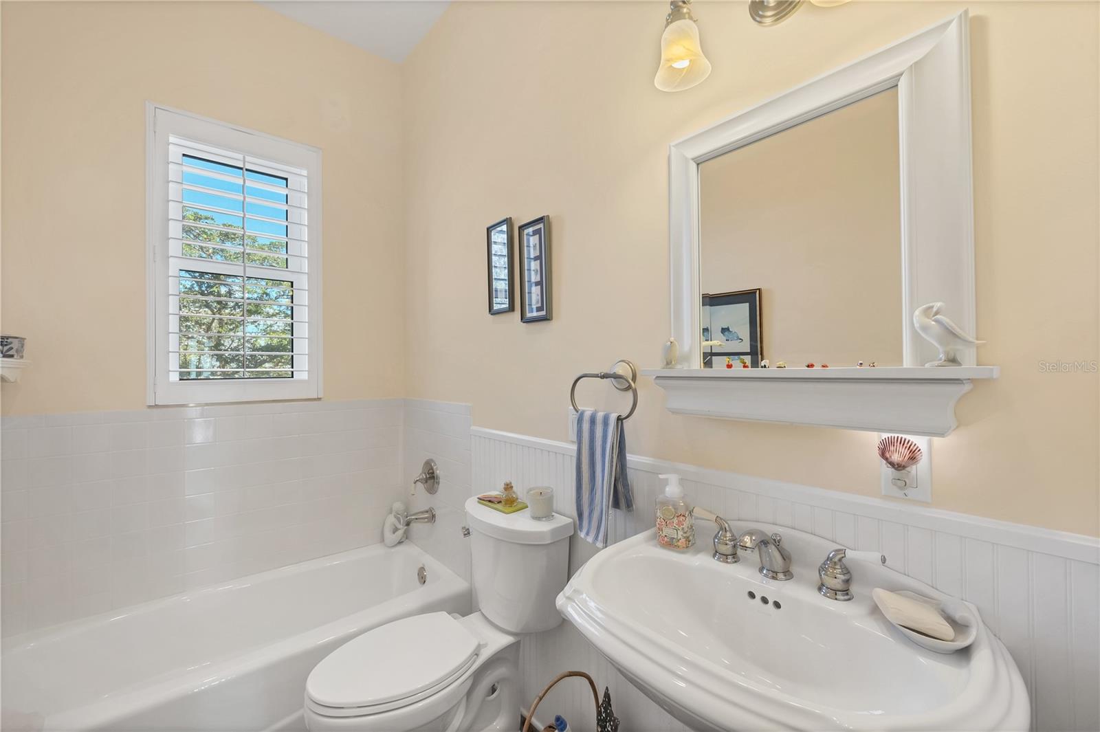 Image 27 of 55 For 16251 Sunset Pines Circle