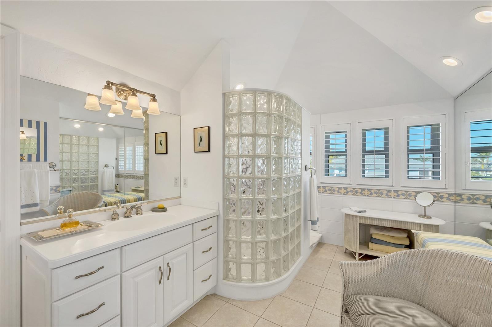 Image 39 of 55 For 16251 Sunset Pines Circle