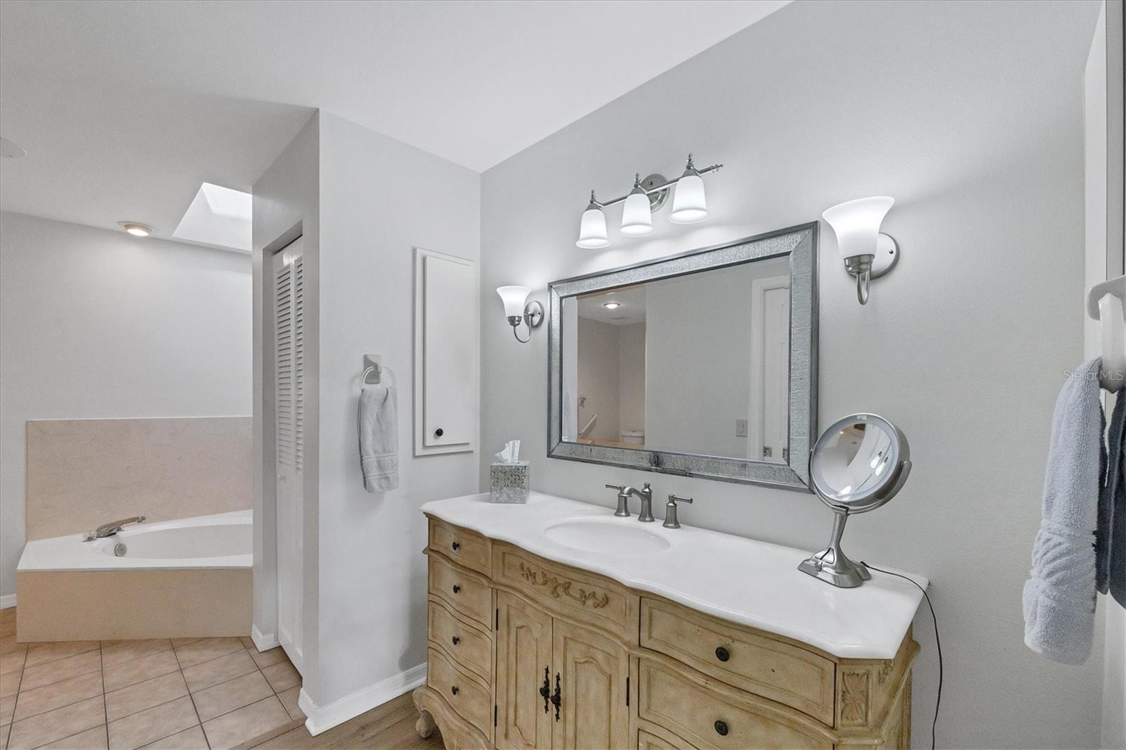 Image 20 of 55 For 2458 Herron Terrace