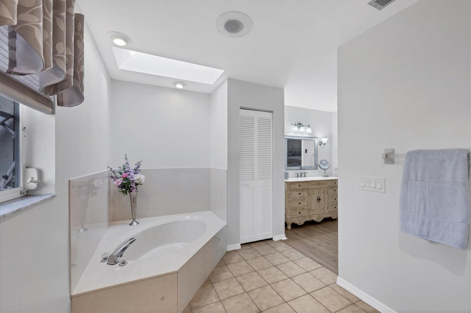 Image 22 of 55 For 2458 Herron Terrace