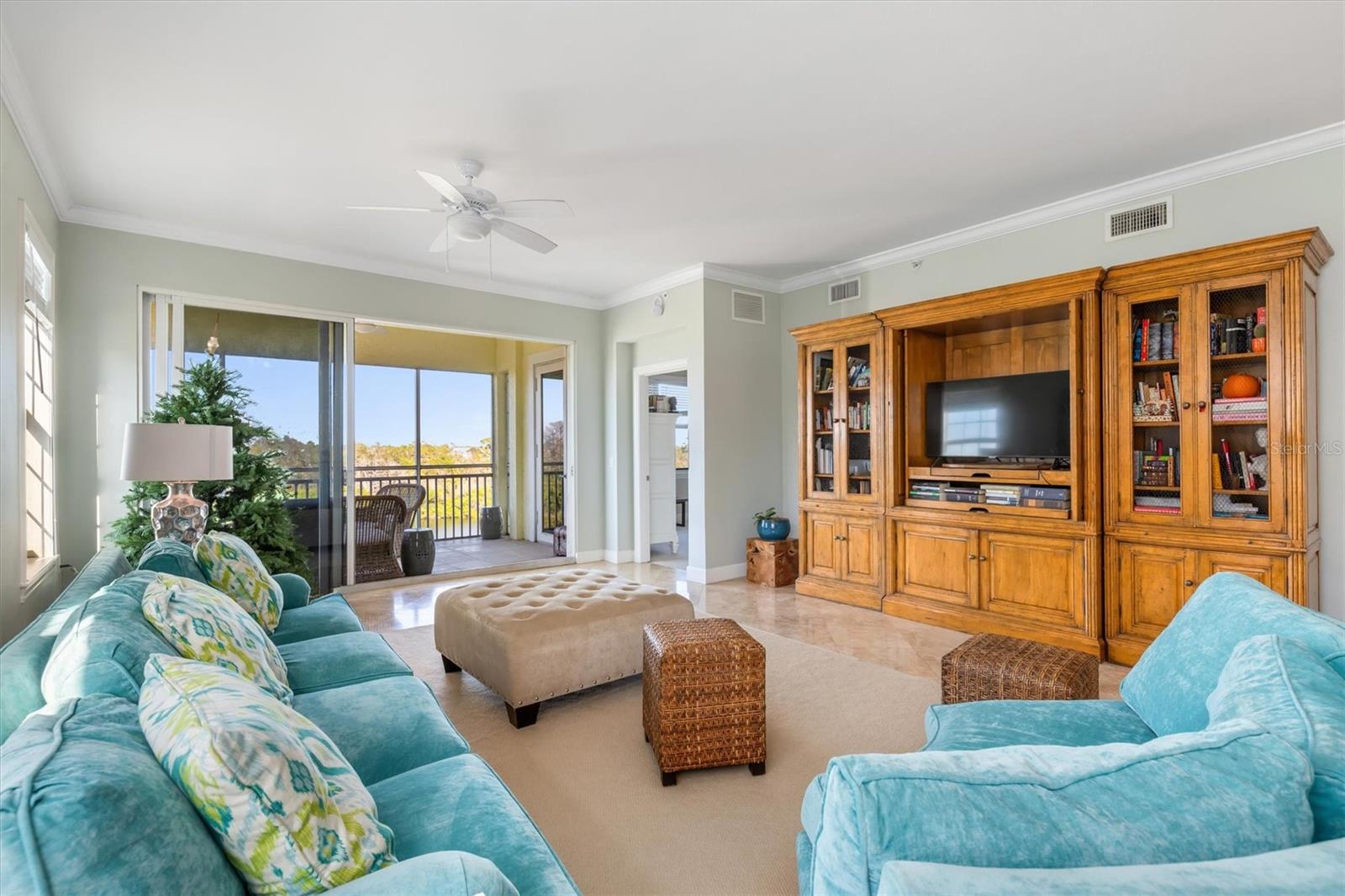 Image 13 of 55 For 10501 Amberjack Way 201