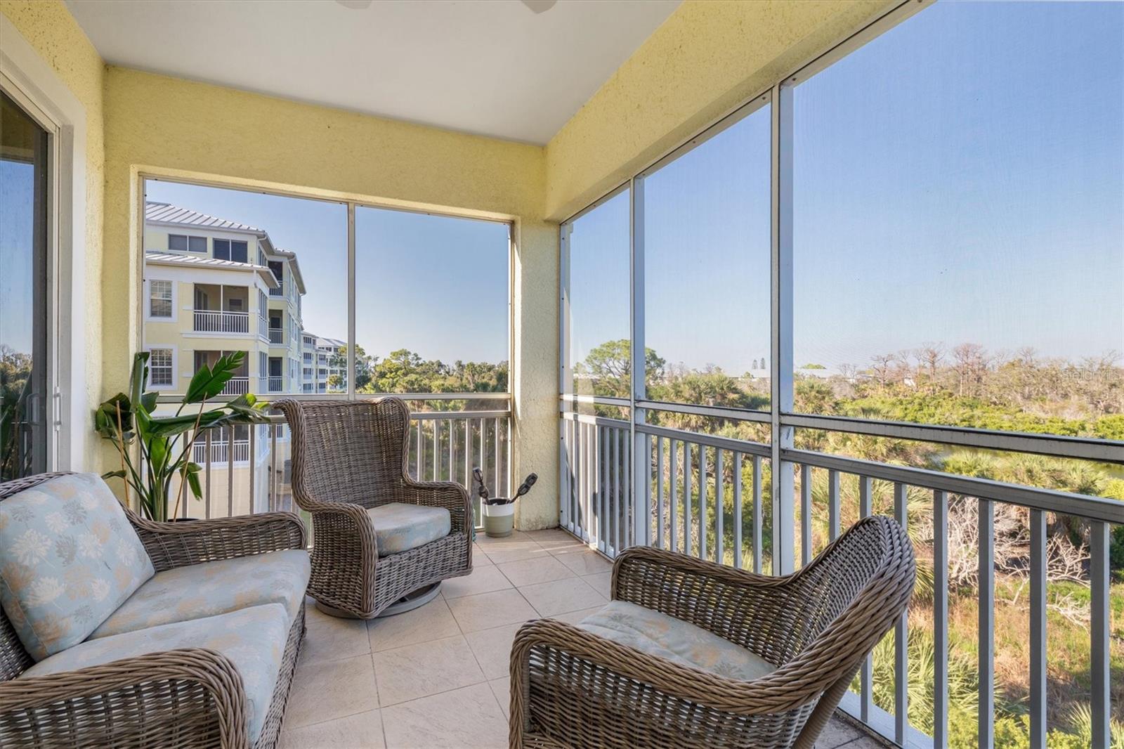 Image 14 of 55 For 10501 Amberjack Way 201