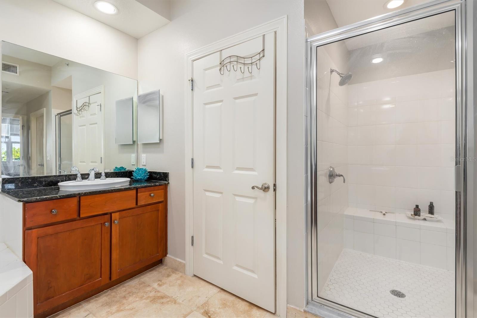 Image 21 of 55 For 10501 Amberjack Way 201