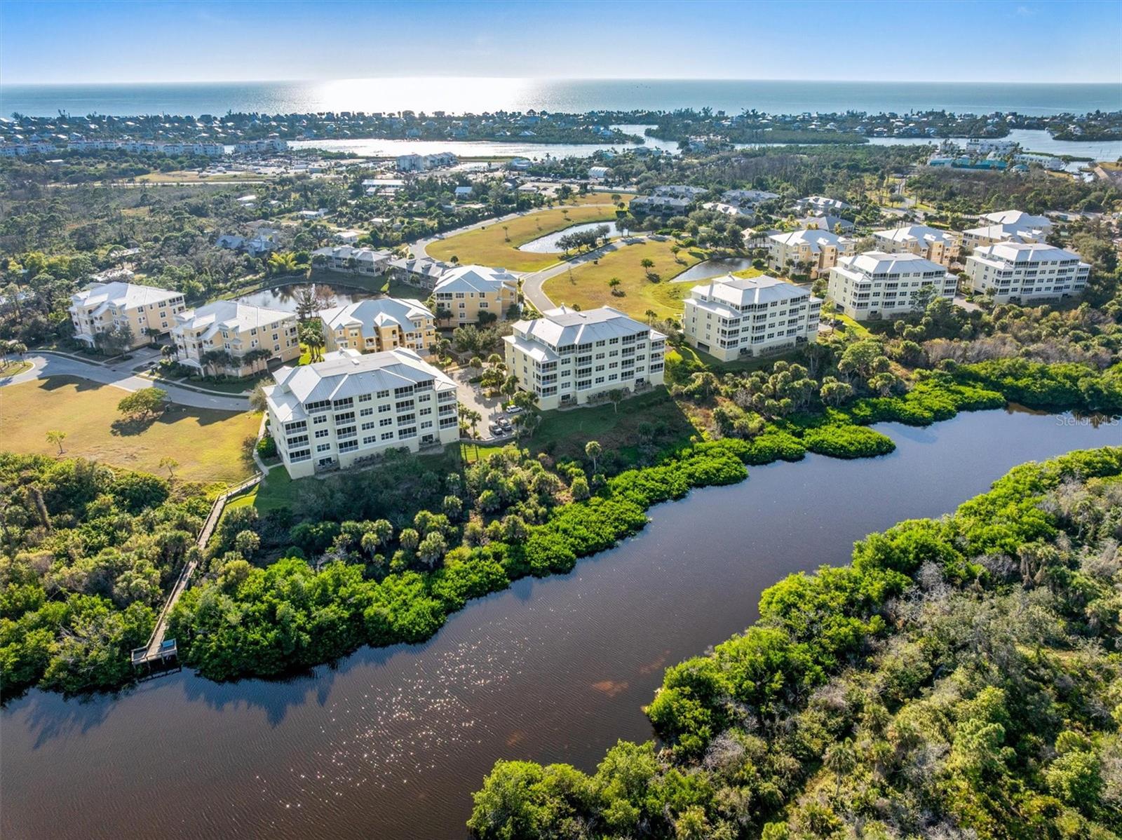 Image 32 of 55 For 10501 Amberjack Way 201