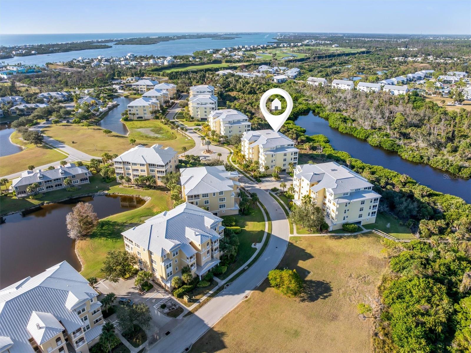 Image 33 of 55 For 10501 Amberjack Way 201