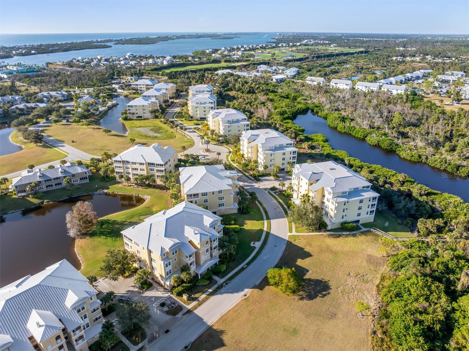 Image 34 of 55 For 10501 Amberjack Way 201