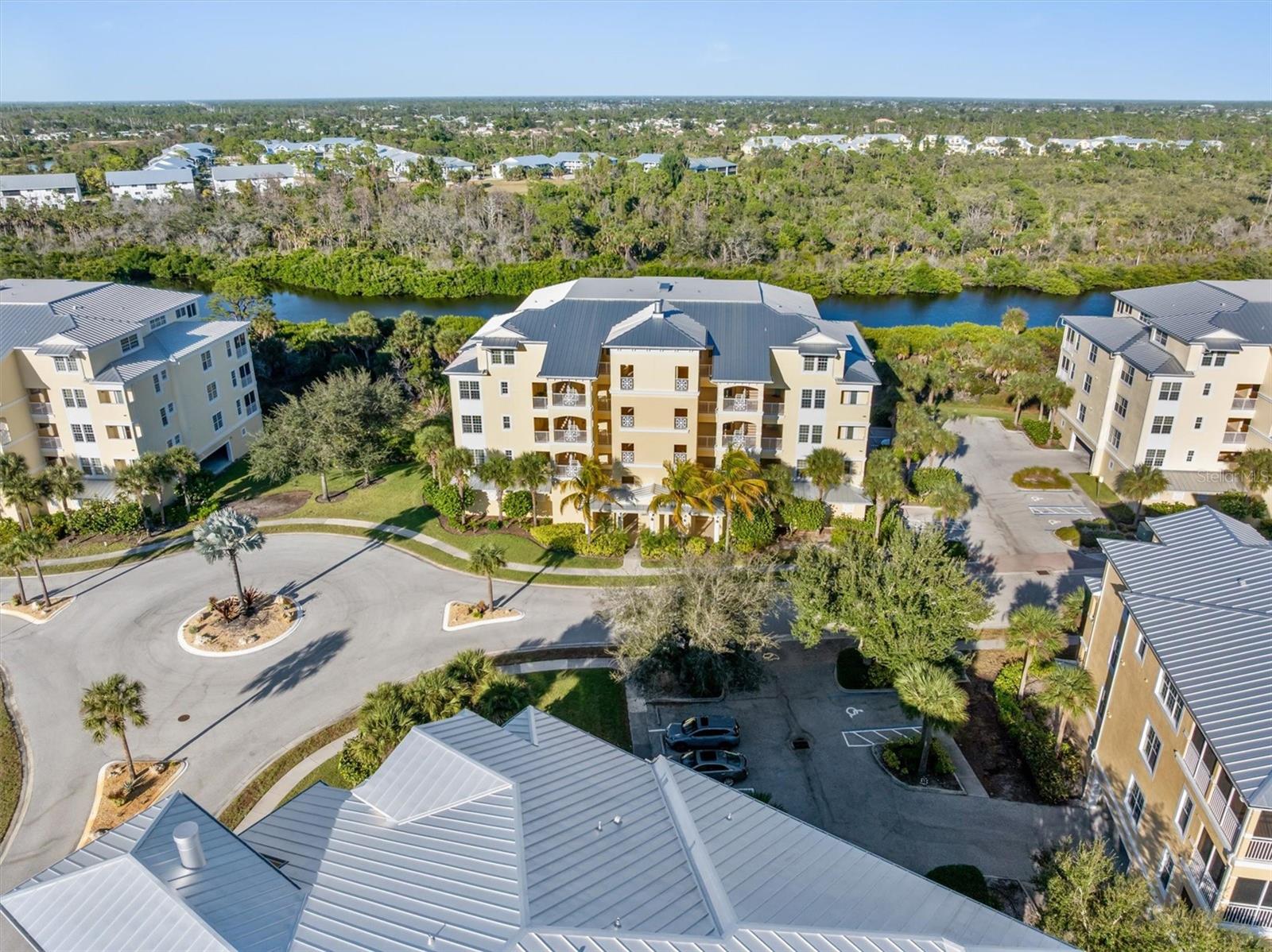 Image 35 of 55 For 10501 Amberjack Way 201