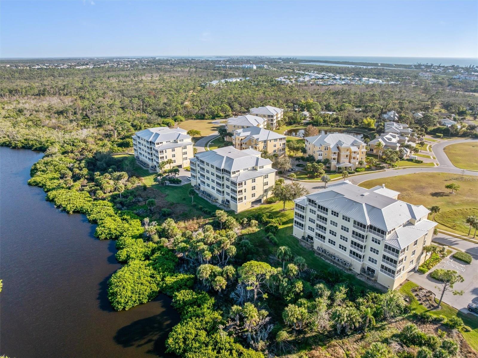 Image 37 of 55 For 10501 Amberjack Way 201