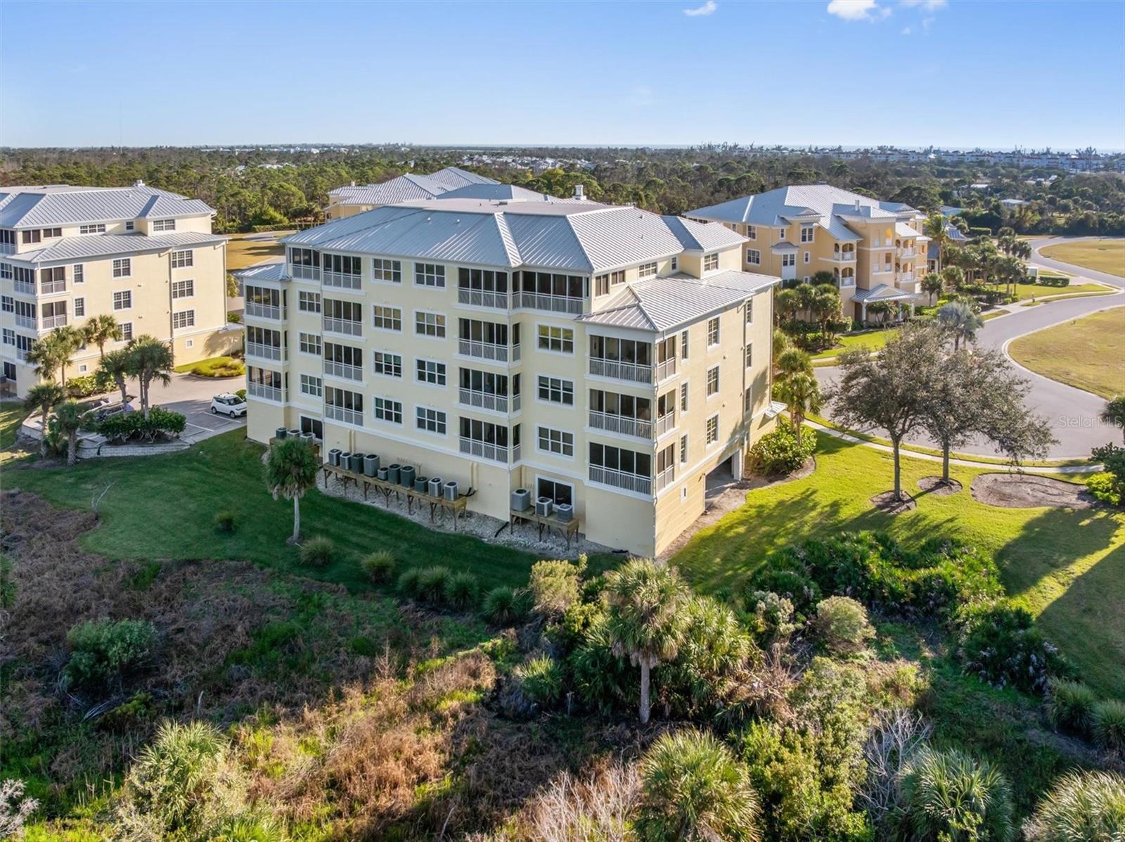 Image 38 of 55 For 10501 Amberjack Way 201