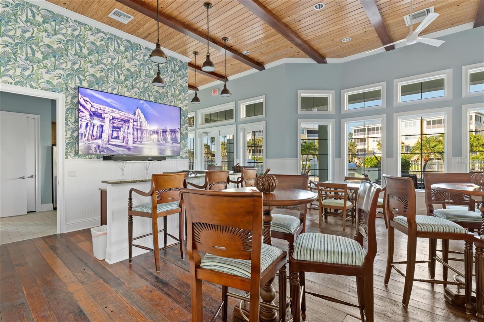 Image 43 of 55 For 10501 Amberjack Way 201